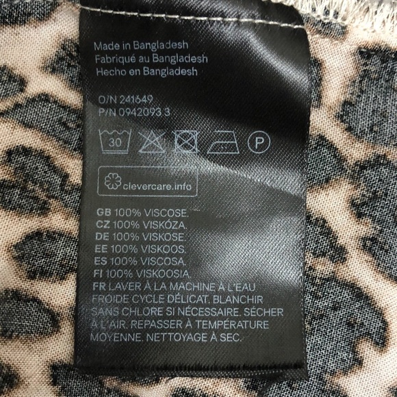 H&M Leopard Print Short Sleeve Loose Fit Shirt Dress - Picture 7 of 7